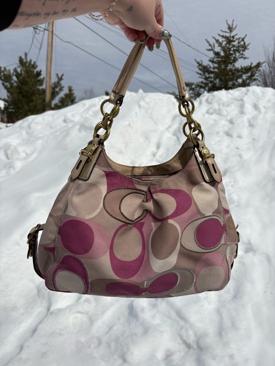 Coach Handbags - 2010 Coach Madison Maggie Signature bag💗